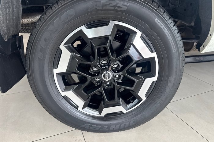 2024 Nissan Navara ST-X