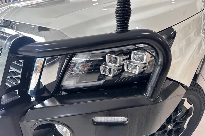 2024 Nissan Navara ST-X