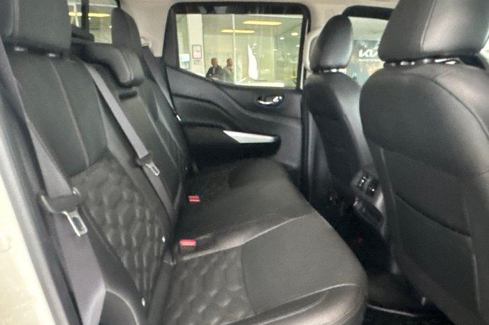 2024 Nissan Navara ST-X