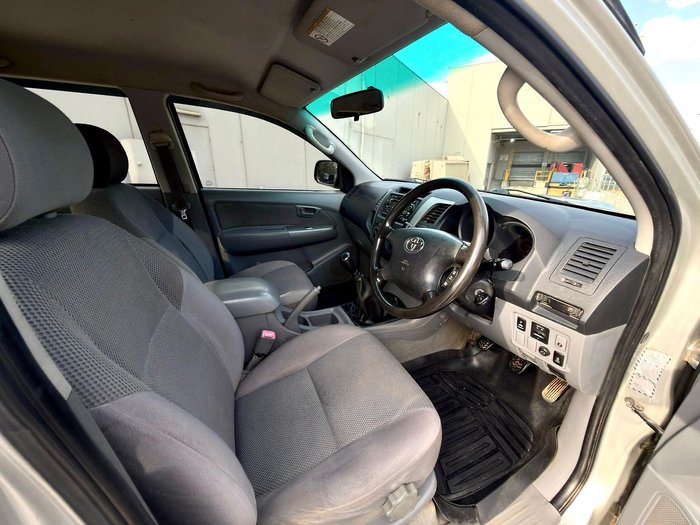 2005 Toyota Hilux SR5 KUN26R MY05 4X4 Sterling Silver