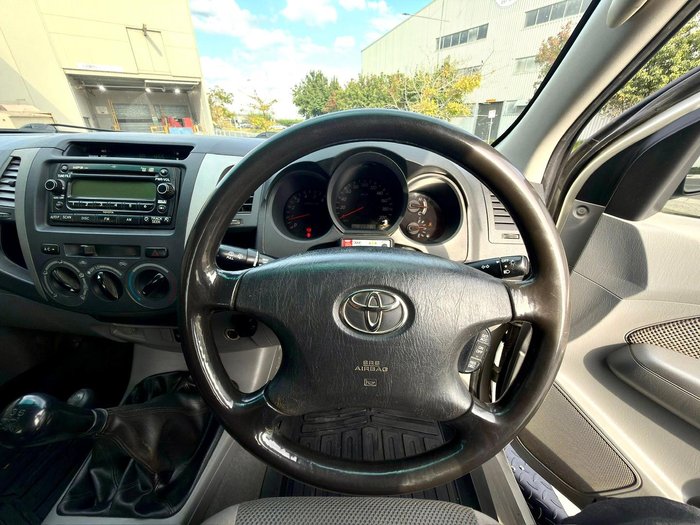 2005 Toyota Hilux SR5 KUN26R MY05 4X4 Sterling Silver