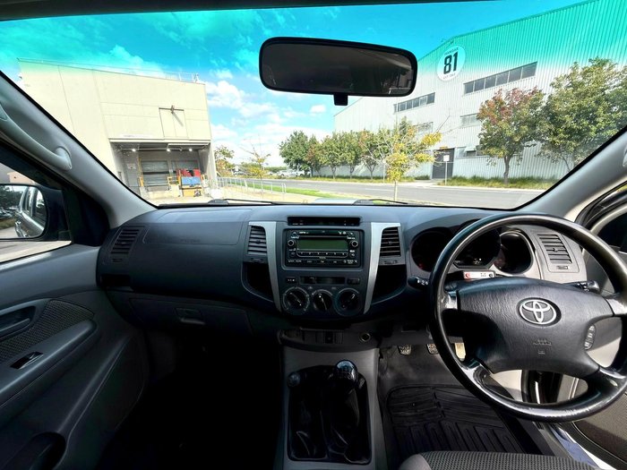 2005 Toyota Hilux SR5 KUN26R MY05 4X4 Sterling Silver