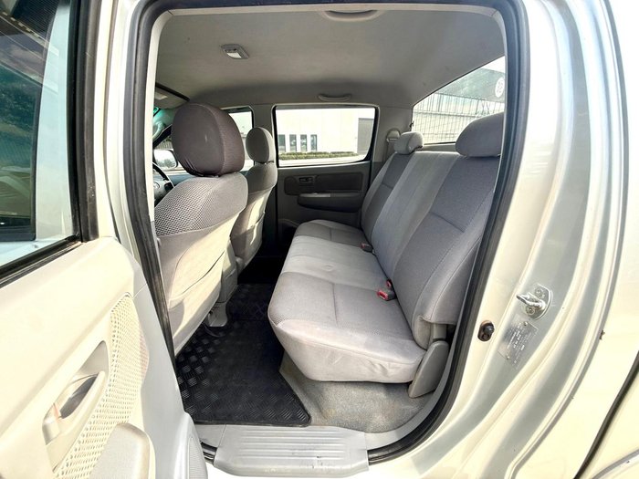 2005 Toyota Hilux SR5 KUN26R MY05 4X4 Sterling Silver