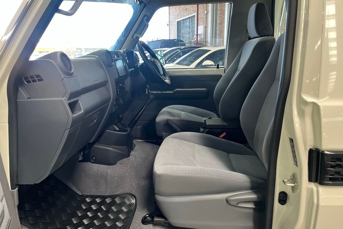 2025 Toyota Landcruiser GXL