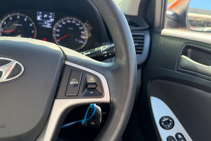 2016 Hyundai Accent Active