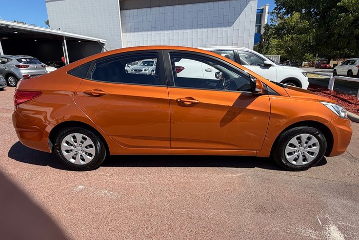 2016 Hyundai Accent Active
