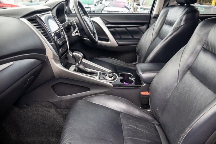 2016 Mitsubishi Pajero Sport GLS