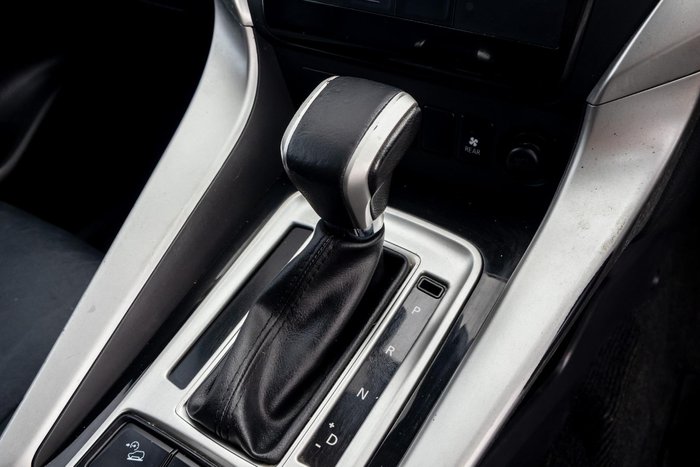 2016 Mitsubishi Pajero Sport GLS
