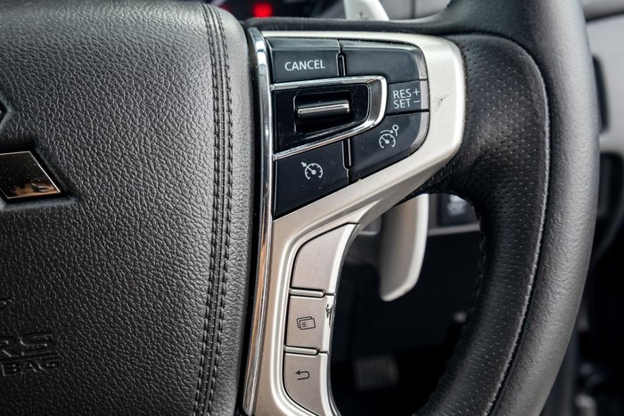 2016 Mitsubishi Pajero Sport GLS
