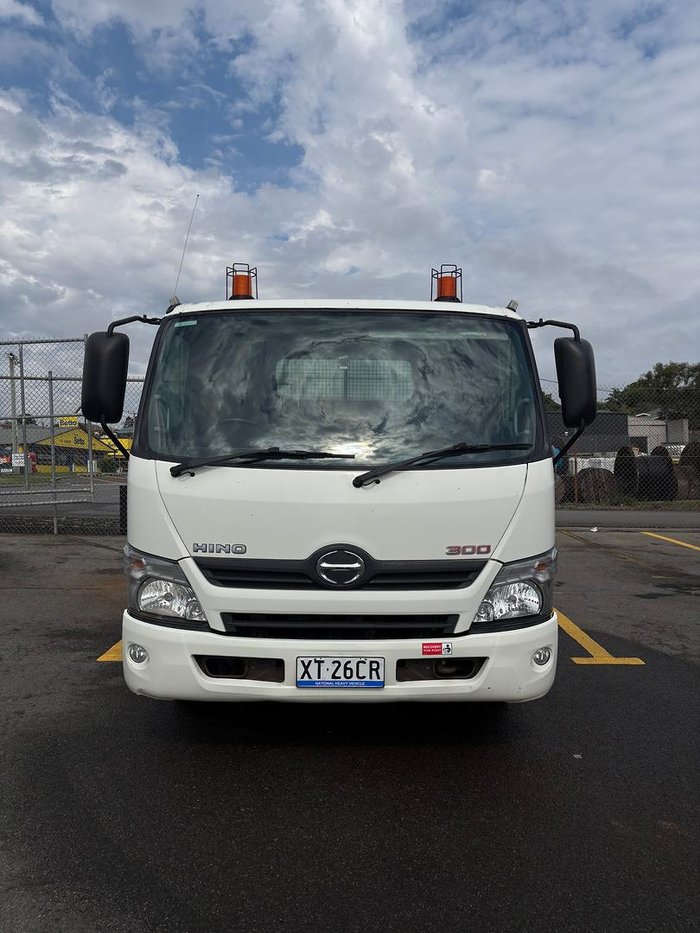 2017 Hino 300 Series White
