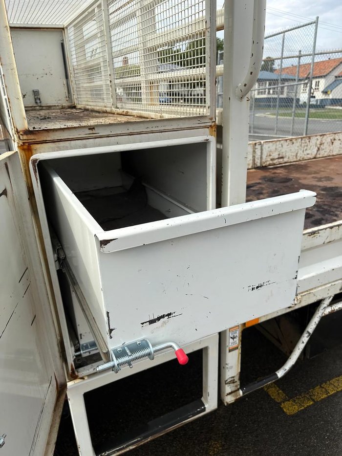 2017 Hino 300 Series White