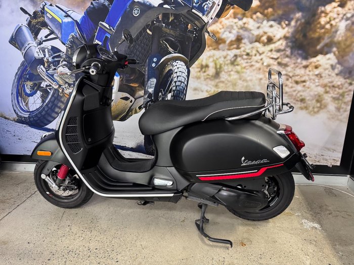 2021 VESPA GTS 300ie SUPER BLACK