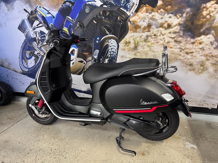 2021 VESPA GTS 300ie SUPER BLACK
