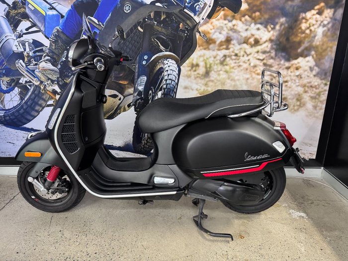 2021 VESPA GTS 300ie SUPER BLACK
