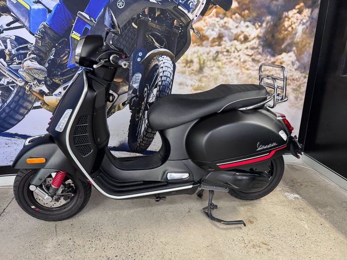2021 VESPA GTS 300ie SUPER BLACK