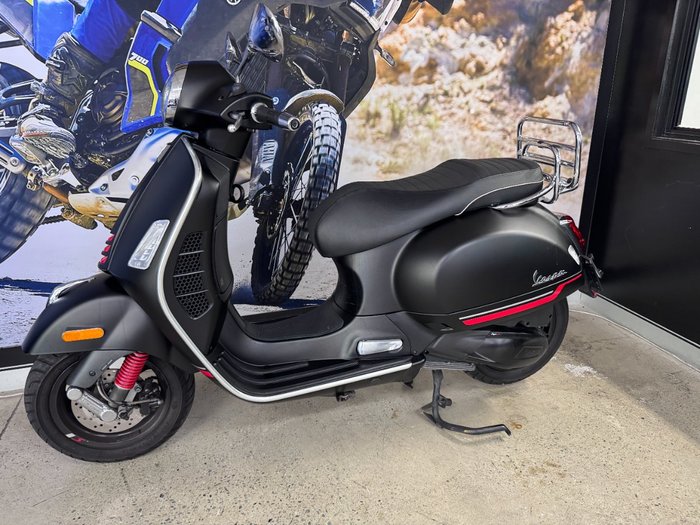 2021 VESPA GTS 300ie SUPER BLACK