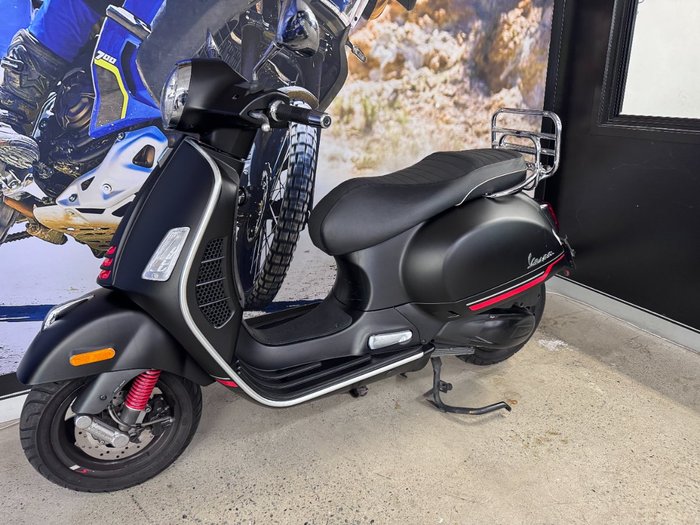 2021 VESPA GTS 300ie SUPER BLACK