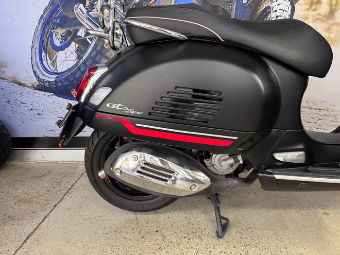 2021 VESPA GTS 300ie SUPER BLACK