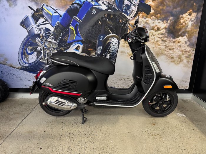 2021 VESPA GTS 300ie SUPER BLACK