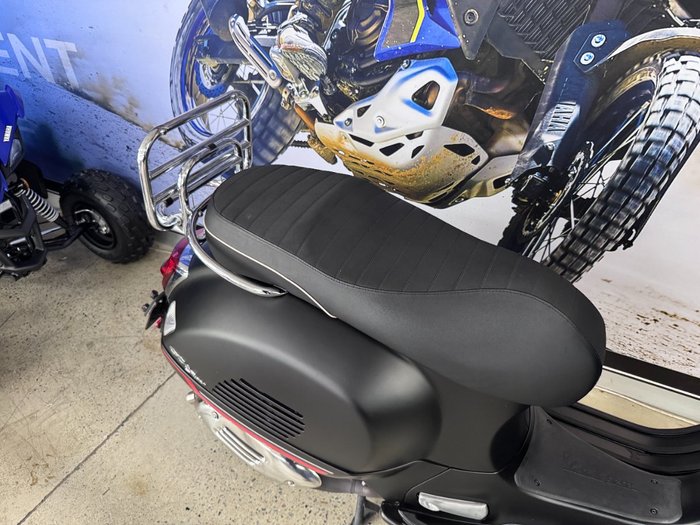 2021 VESPA GTS 300ie SUPER BLACK