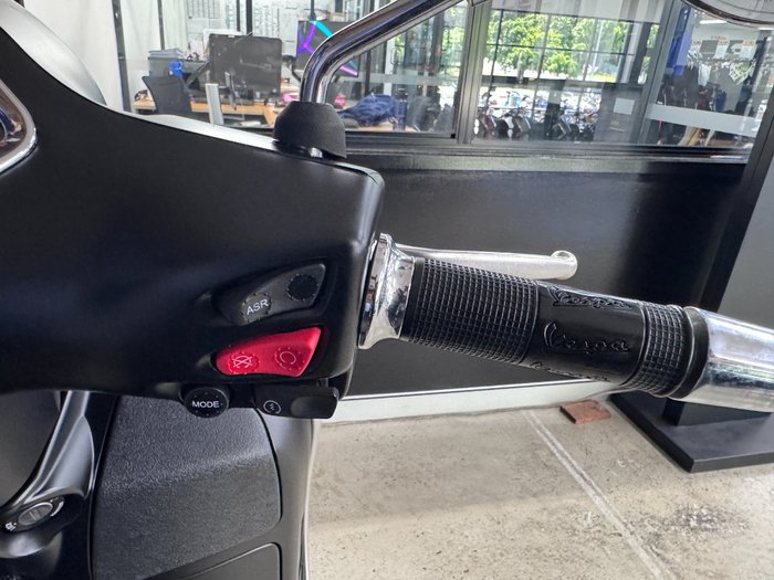 2021 VESPA GTS 300ie SUPER BLACK