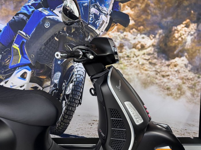 2021 VESPA GTS 300ie SUPER BLACK