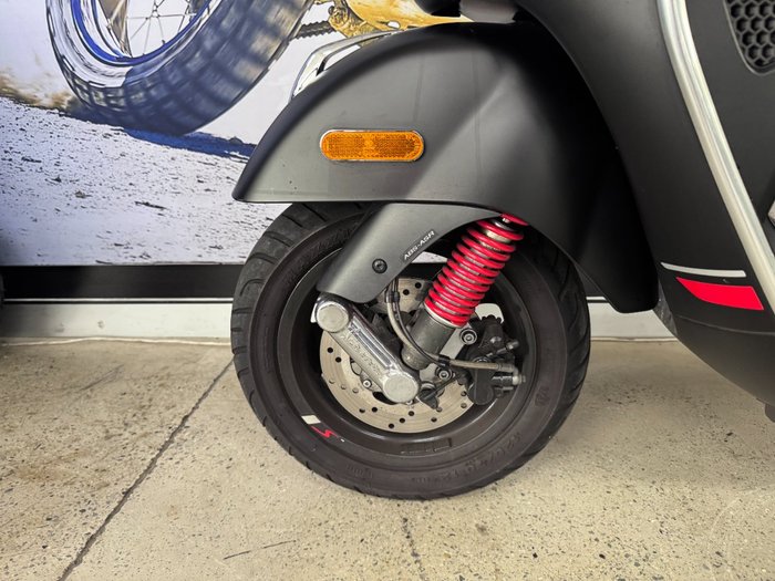 2021 VESPA GTS 300ie SUPER BLACK