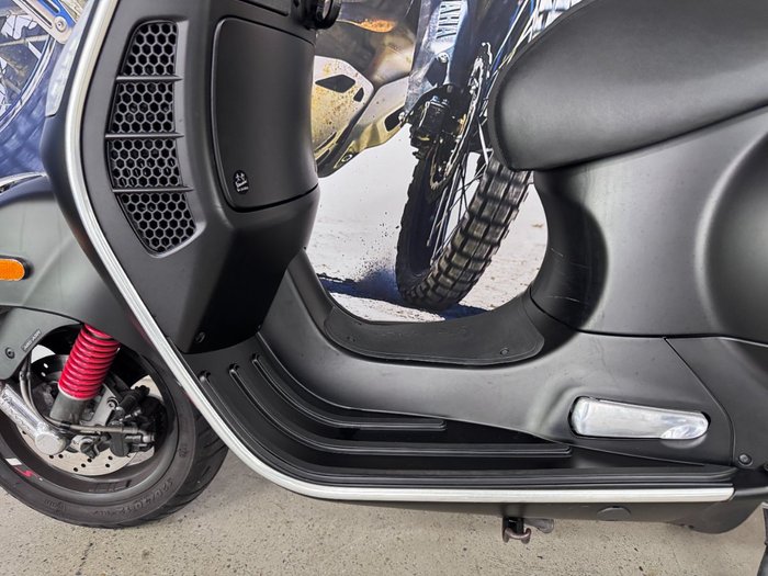 2021 VESPA GTS 300ie SUPER BLACK
