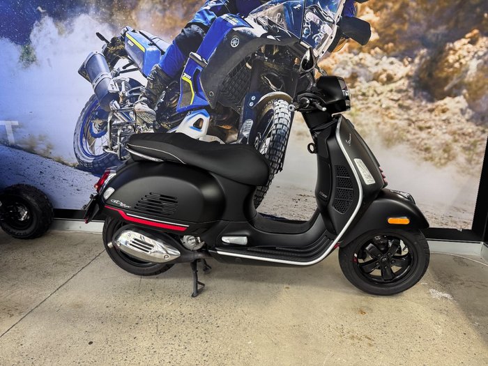 2021 VESPA GTS 300ie SUPER BLACK
