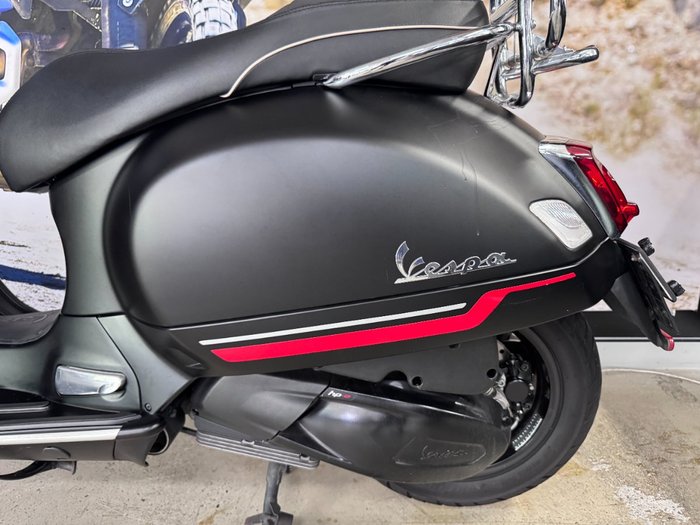 2021 VESPA GTS 300ie SUPER BLACK