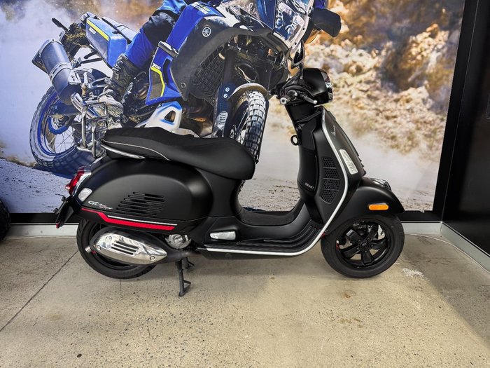 2021 VESPA GTS 300ie SUPER BLACK