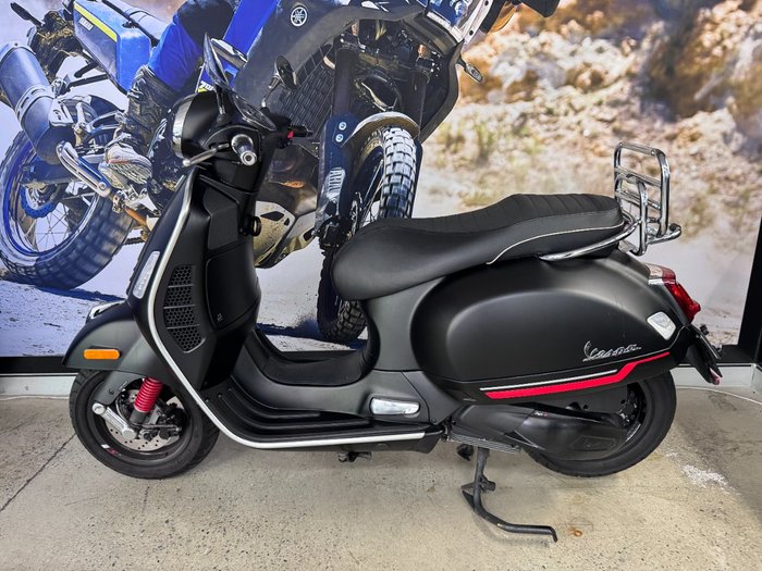 2021 VESPA GTS 300ie SUPER BLACK