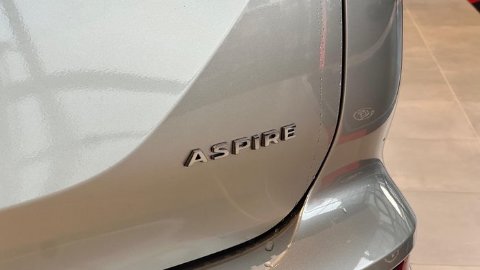 2025 Mitsubishi Outlander Aspire