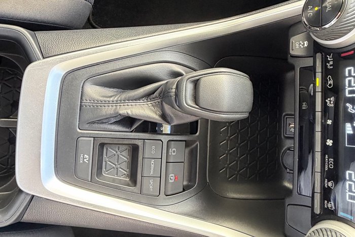 2024 Toyota RAV4 GX