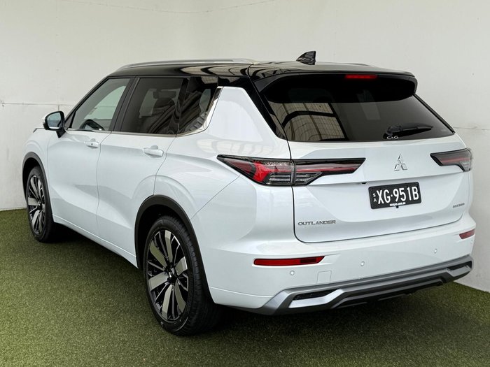 2025 Mitsubishi Outlander Exceed Tourer