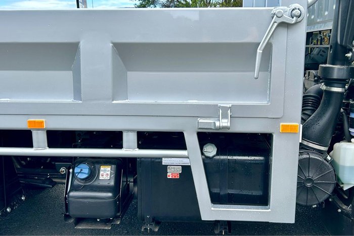 2025 Isuzu N Series NLR 45-150 DT D25