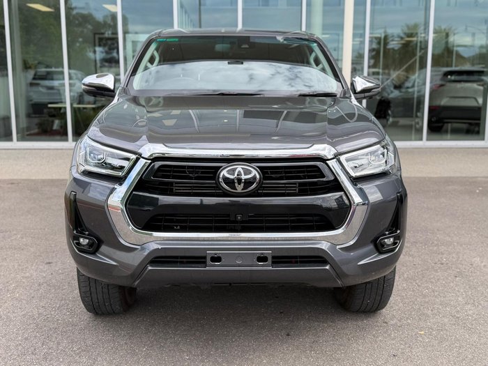 2022 Toyota Hilux SR5