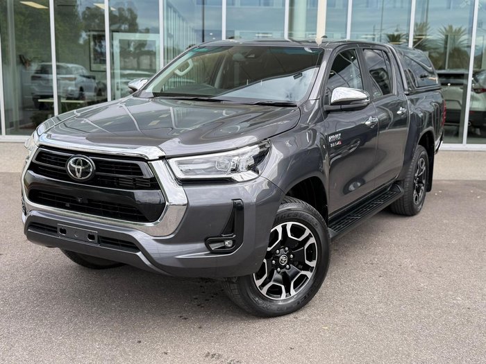 2022 Toyota Hilux SR5
