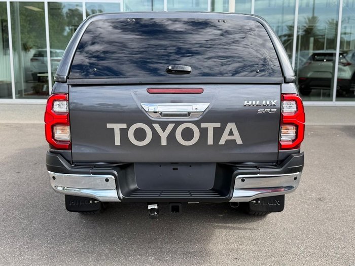 2022 Toyota Hilux SR5