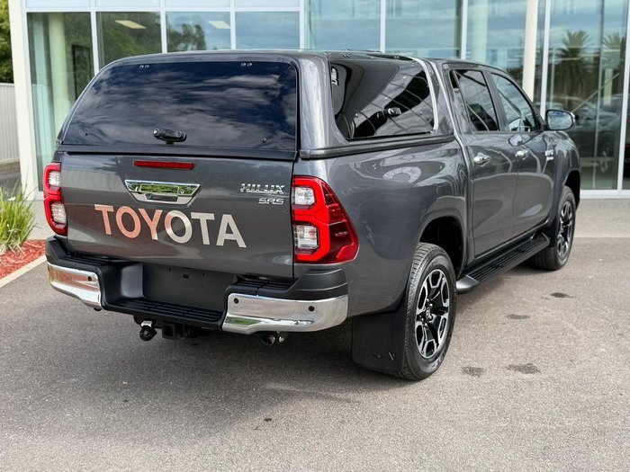 2022 Toyota Hilux SR5
