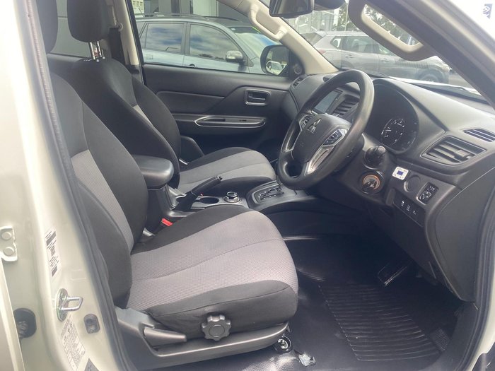 2022 Mitsubishi Triton GLX