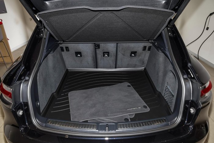 2023 Porsche Macan S