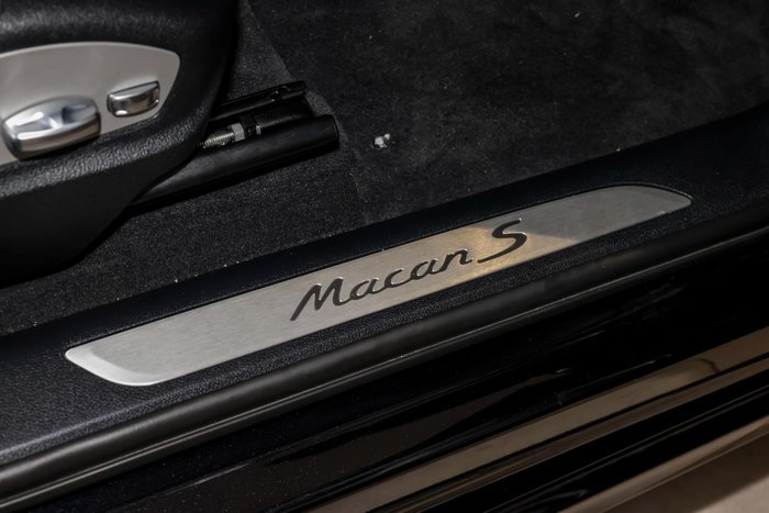 2023 Porsche Macan S