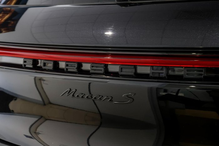 2023 Porsche Macan S