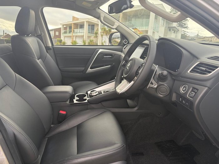 2024 Mitsubishi Pajero Sport Exceed