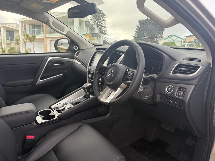 2024 Mitsubishi Pajero Sport Exceed