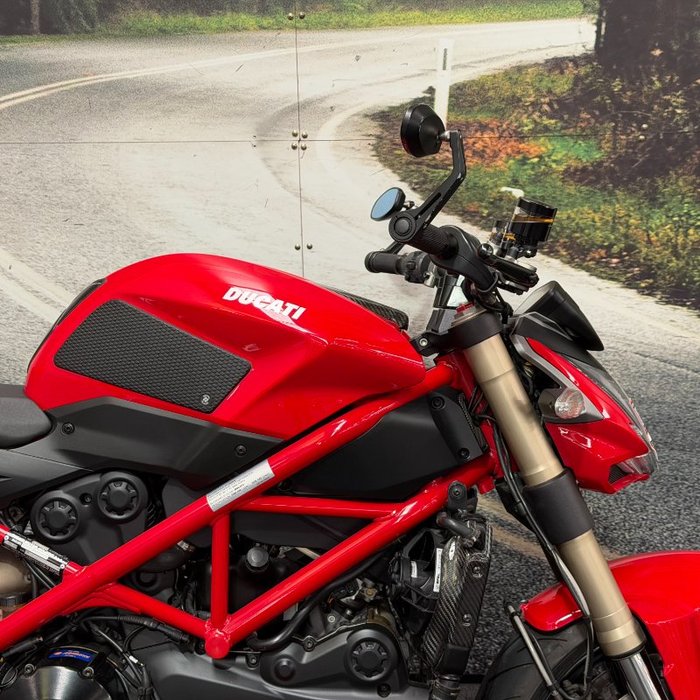 2013 DUCATI STREETFIGHTER 848 Red