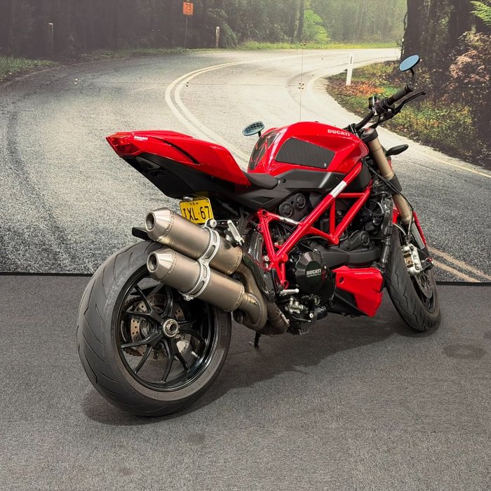 2013 DUCATI STREETFIGHTER 848 Red