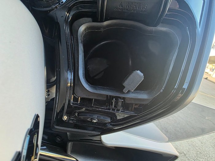 2022 Indian PURSUIT DARK HORSE PREMIUM SILVER QUARTZ SMOKE