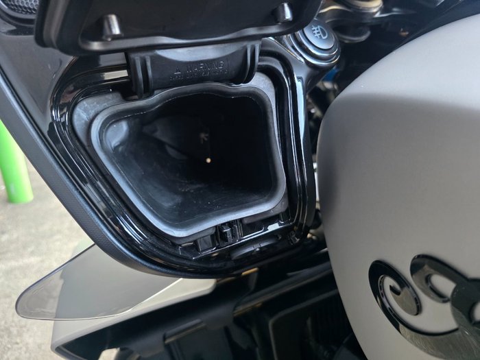 2022 Indian PURSUIT DARK HORSE PREMIUM SILVER QUARTZ SMOKE